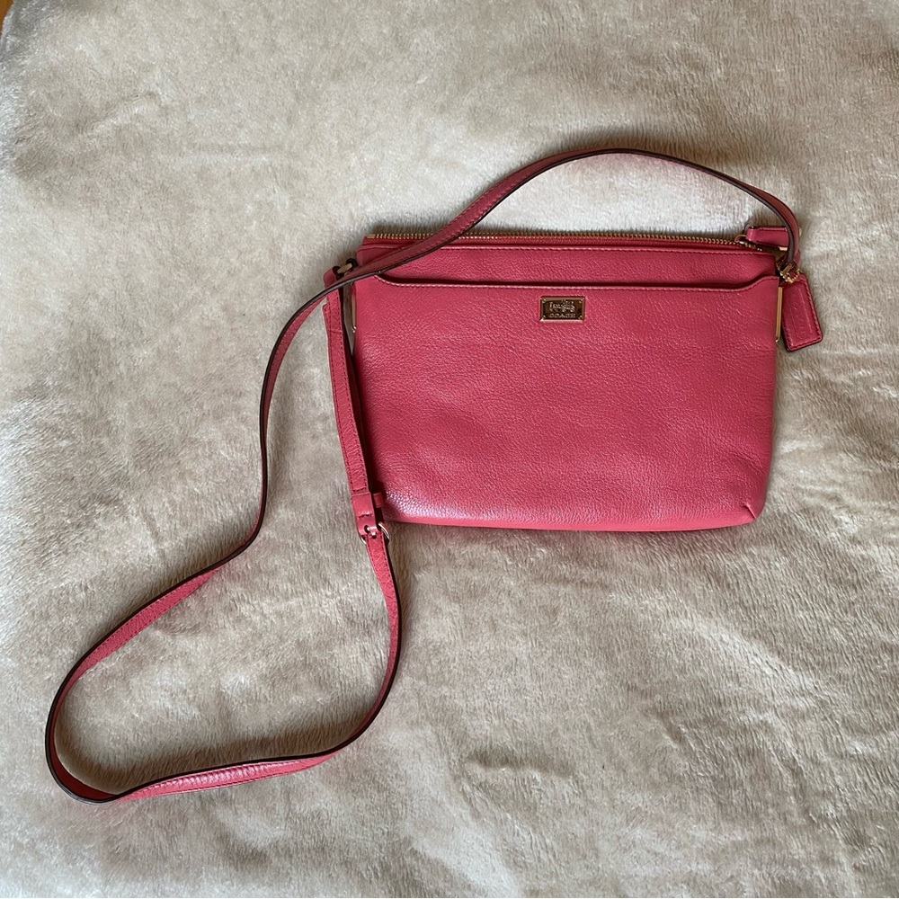 COACH Madison Leather East West Swingpack in Loganberry Pink